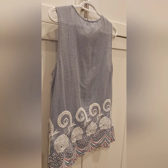 Talbots sleeveless top - Picture 7 of 8